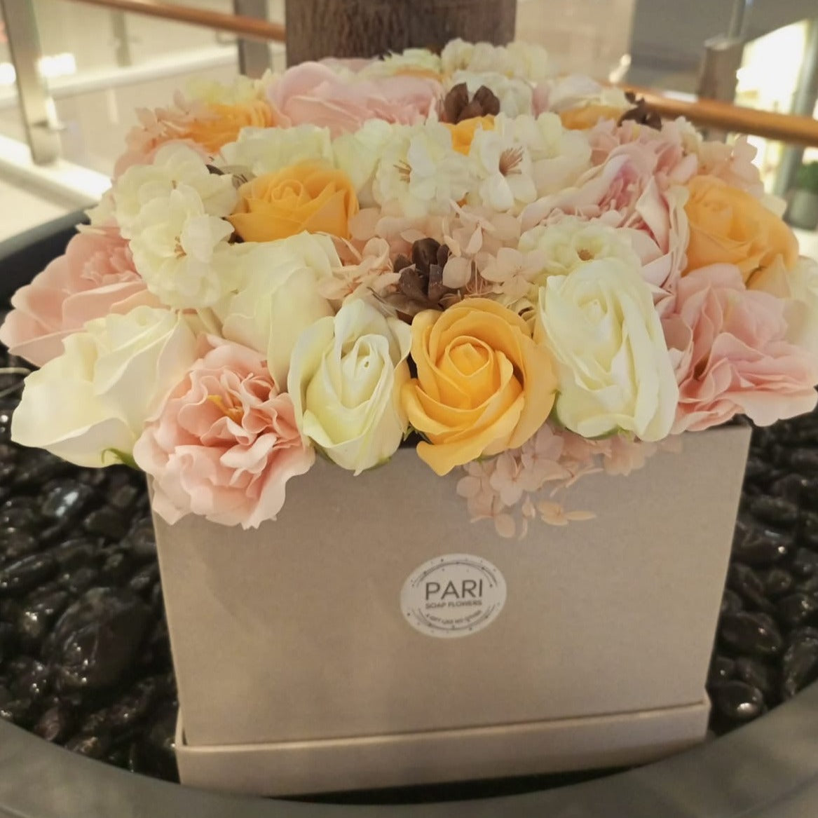 Limited-Edition Soap Roses Box 01